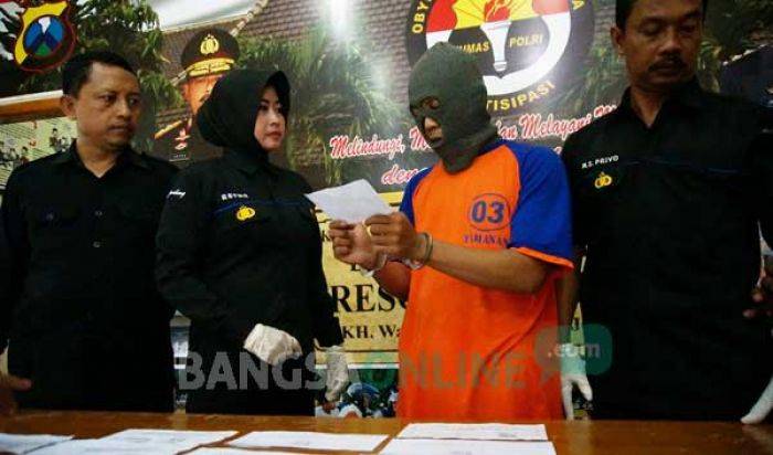 Pegawai Pajak Gadungan di Jombang Tipu 3 Ibu Rumah Tangga, Mengaku Kerjasama dengan Kades Banjardowo Pegawai Pajak Gadungan di Jombang Tipu 3 Ibu Rumah Tangga, Mengaku Kerjasama dengan Kades Banjardowo