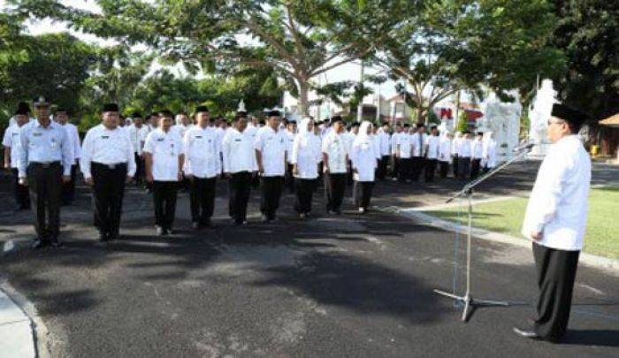 Mulai Pekan Depan, PNS DKI Wajib Gunakan Seragam Putih Mulai Pekan Depan, PNS DKI Wajib Gunakan Seragam Putih