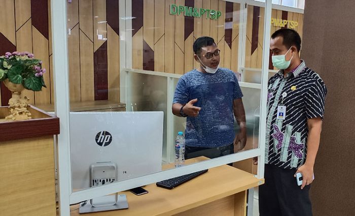 Pastikan Pelayanan Lancar dan Cepat, Plt. Kepala DPMPTSP Gresik Cek Pengurusan Perizinan Pastikan Pelayanan Lancar dan Cepat, Plt. Kepala DPMPTSP Gresik Cek Pengurusan Perizinan