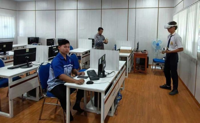 Dukung Pengembangan Digital, PLN Resmikan Aplikasi Buatan SMKN 3 Pamekasan Dukung Pengembangan Digital, PLN Resmikan Aplikasi Buatan SMKN 3 Pamekasan