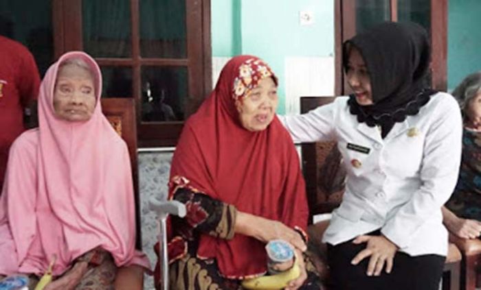 Air Mata (Dalam Kasih Sayang dan Kelembutan) Air Mata (Dalam Kasih Sayang dan Kelembutan)