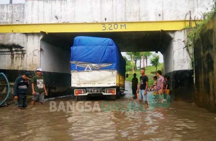 Tanggul Kali Porong Bocor, Warga Gempoljoyo Was-was Tanggul Kali Porong Bocor, Warga Gempoljoyo Was-was