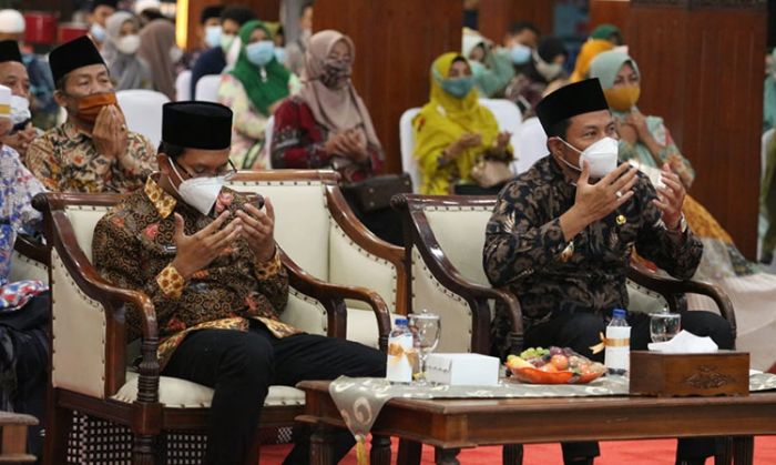 Tasyakuran, Bupati Gus Muhdlor Berharap Para Kiai Selalu Curahkan Doa untuk Sidoarjo Tasyakuran, Bupati Gus Muhdlor Berharap Para Kiai Selalu Curahkan Doa untuk Sidoarjo