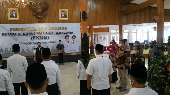 Tangkal Radikalisme dan Intoleransi, Bupati Kediri Kukuhkan Pengurus FKUB Tangkal Radikalisme dan Intoleransi, Bupati Kediri Kukuhkan Pengurus FKUB