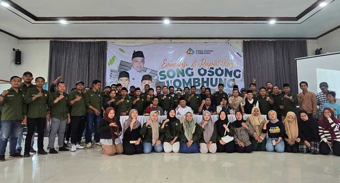 Penasihat Song Osong Lombhung Minta Seluruh Relawan Berperan Aktif Dalam Meningkatkan SDM Madura Penasihat Song Osong Lombhung Minta Seluruh Relawan Berperan Aktif Dalam Meningkatkan SDM Madura