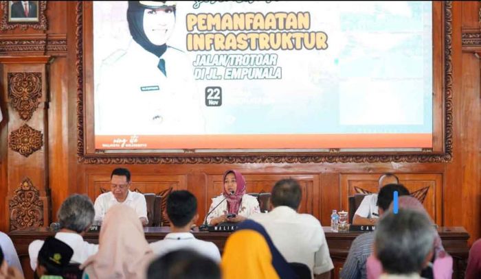 Wali Kota Mojokerto Ajak Masyarakat Ikut Jaga Fasilitas Umum Wali Kota Mojokerto Ajak Masyarakat Ikut Jaga Fasilitas Umum