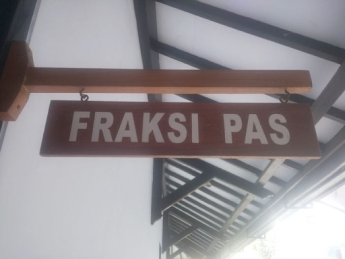 Fraksi PAS: Bupati Emil Tak Punya Nyali, Kerjanya Hanya Pencitraan Fraksi PAS: Bupati Emil Tak Punya Nyali, Kerjanya Hanya Pencitraan