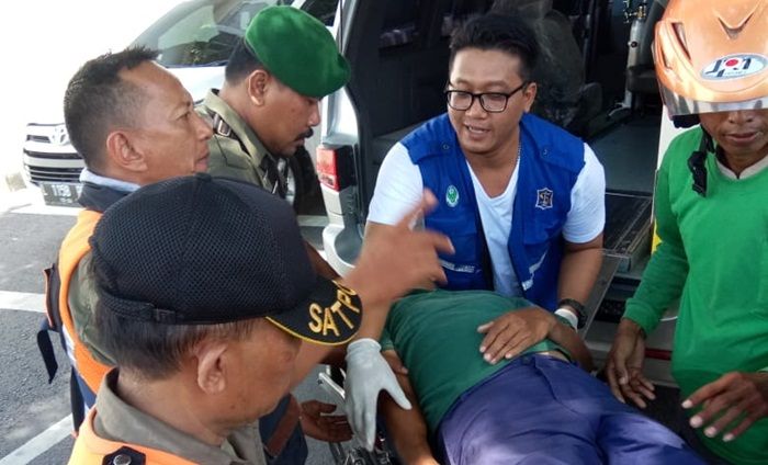 ​Babinsa Pabean Cantikan Kodim Surabaya Utara Selamatkan Afgan dari Laka Tunggal