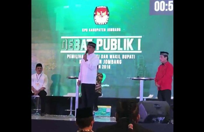 Debat Pilbup Jombang 2018: Gus Syaf Janji Perjuangkan Nasib Guru Honorer Debat Pilbup Jombang 2018: Gus Syaf Janji Perjuangkan Nasib Guru Honorer