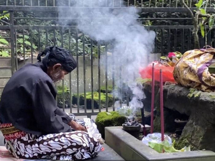 Tradisi Ulur-Ulur Telaga Buret, Harmoni Sakral Manusia dan Alam di Tulungagung