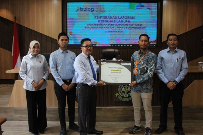 JPN Kejari Tuban Selamatkan Aset Bulog Bojonegoro Senilai Rp3,5 miliar Lebih JPN Kejari Tuban Selamatkan Aset Bulog Bojonegoro Senilai Rp3,5 miliar Lebih