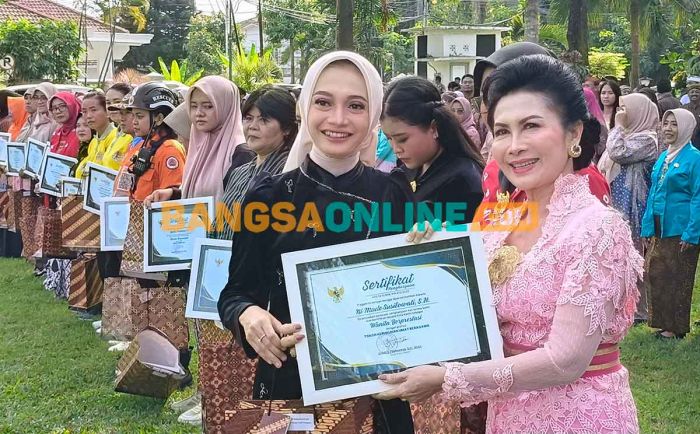 Pesan Wali Kota Kediri saat Apel Peringatan Hari Kartini Pesan Wali Kota Kediri saat Apel Peringatan Hari Kartini