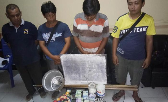 Polisi Gerebek Judi Biliar di Kediri, Empat Warga Ditangkap Polisi Gerebek Judi Biliar di Kediri, Empat Warga Ditangkap