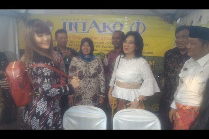 Pasar Kreatif Tanggulangin Diharapkan Tumbuhkan Perajin Baru Pasar Kreatif Tanggulangin Diharapkan Tumbuhkan Perajin Baru