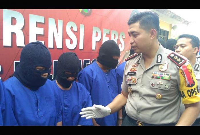 Polres Bojonegoro Ringkus Tujuh Komplotan Pencopet Antarkota Polres Bojonegoro Ringkus Tujuh Komplotan Pencopet Antarkota