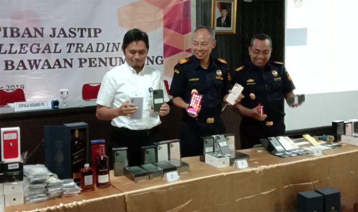 Puluhan Iphone 11 Bakal Dimusnahkan Bea Cukai Juanda, Ini Penyebabnya Puluhan Iphone 11 Bakal Dimusnahkan Bea Cukai Juanda, Ini Penyebabnya
