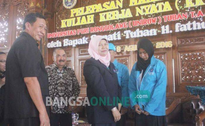 Dilepas Bupati Tuban, KKN Unirow Fokus Bantu Pengelolaan Data Desa Dilepas Bupati Tuban, KKN Unirow Fokus Bantu Pengelolaan Data Desa