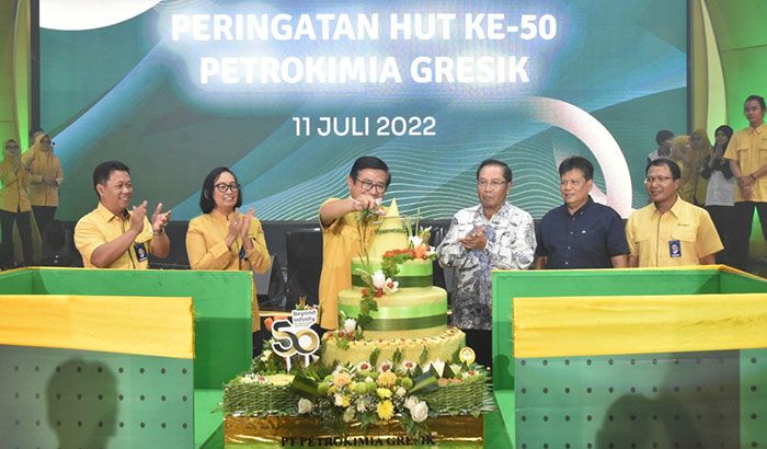 Peringati HUT ke-50, Petrokimia Gresik Bukukan Laba Rp1,94 Triliun Peringati HUT ke-50, Petrokimia Gresik Bukukan Laba Rp1,94 Triliun