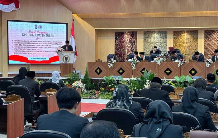 DPRD Tuban Gelar Rapat Paripurna, Bupati Lindra Pidato Perdana DPRD Tuban Gelar Rapat Paripurna, Bupati Lindra Pidato Perdana