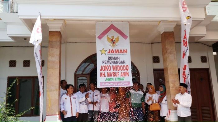 Marak Demo Ganti Presiden, Jaman Jatim Resmikan Rumah Pemenangan Jokowi-Ma Marak Demo Ganti Presiden, Jaman Jatim Resmikan Rumah Pemenangan Jokowi-Ma