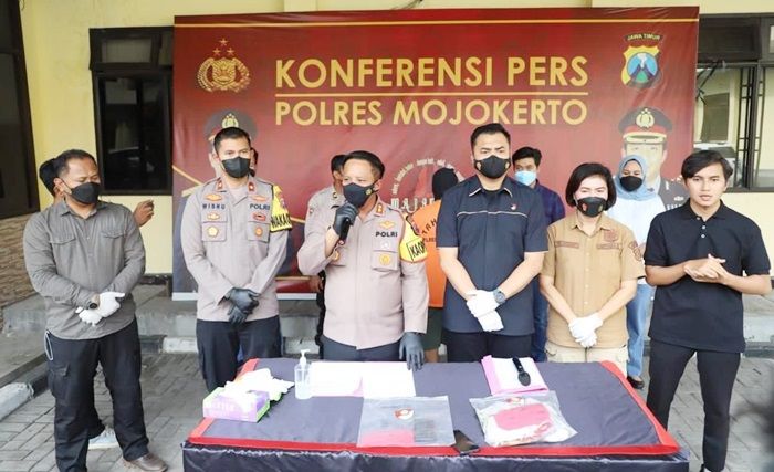 Cabuli 3 Santri, Guru Ngaji di Mojokerto Terancam 15 Tahun Penjara, Modusnya Selalu Tanyakan Hal ini Cabuli 3 Santri, Guru Ngaji di Mojokerto Terancam 15 Tahun Penjara, Modusnya Selalu Tanyakan Hal ini