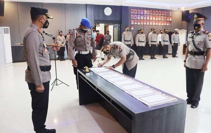 Empat Perwira Polres Ngawi Jalani Sertijab Empat Perwira Polres Ngawi Jalani Sertijab