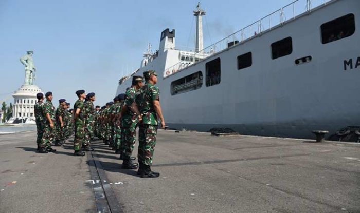 Pangkoarmada II Sambut Kedatangan KRI Makassar-590 yang Selesai Melaksanakan Latopsfib