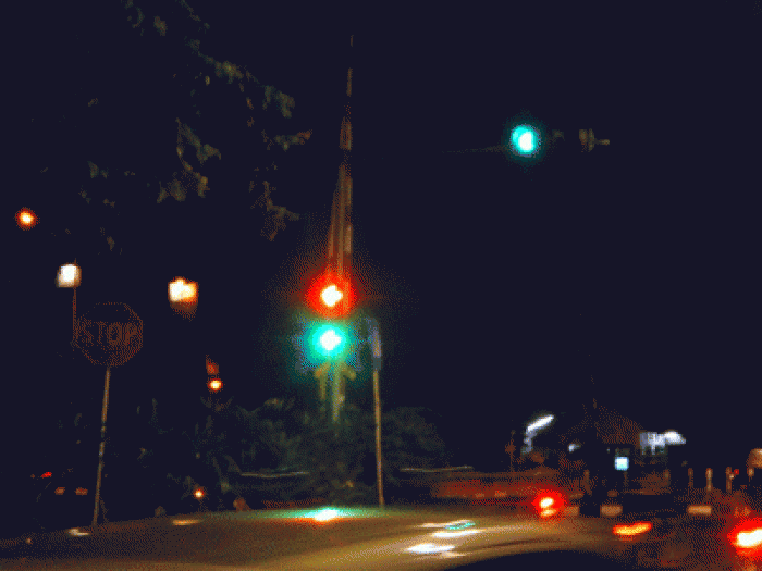 Merah dan Hijau Lampu Lalu Lintas di Lingkar Timur Sidoarjo Menyala Bareng, Bingungkan Pengendara Merah dan Hijau Lampu Lalu Lintas di Lingkar Timur Sidoarjo Menyala Bareng, Bingungkan Pengendara