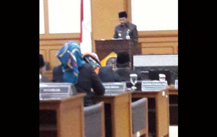 Paripurna, RPJMD 2016-2021 Pemkab Gresik Dinilai Menyimpang dari Janji-janji SQ saat Kampanye Paripurna, RPJMD 2016-2021 Pemkab Gresik Dinilai Menyimpang dari Janji-janji SQ saat Kampanye