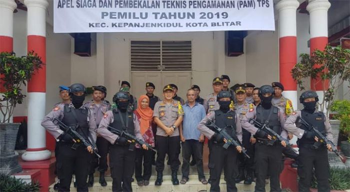 Gelar Patroli, Kapolres Blitar Kota: Anggota Bersenjata Kami Siagakan di Setiap PPK Gelar Patroli, Kapolres Blitar Kota: Anggota Bersenjata Kami Siagakan di Setiap PPK
