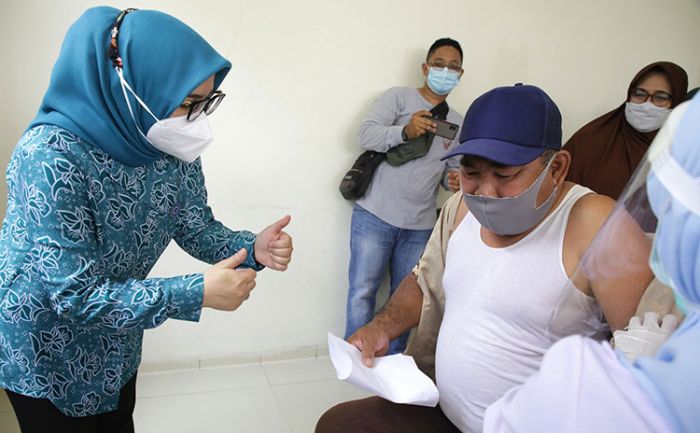 Pantau Terus Vaksinasi Lansia, Rini Eri Cahyadi: Kebahagiaan Mereka, Semangat Saya Pantau Terus Vaksinasi Lansia, Rini Eri Cahyadi: Kebahagiaan Mereka, Semangat Saya