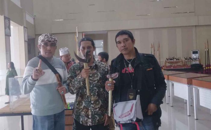 Jurnalis Ikuti Pameran Keris 2022 di Balai Kota Batu Jurnalis Ikuti Pameran Keris 2022 di Balai Kota Batu