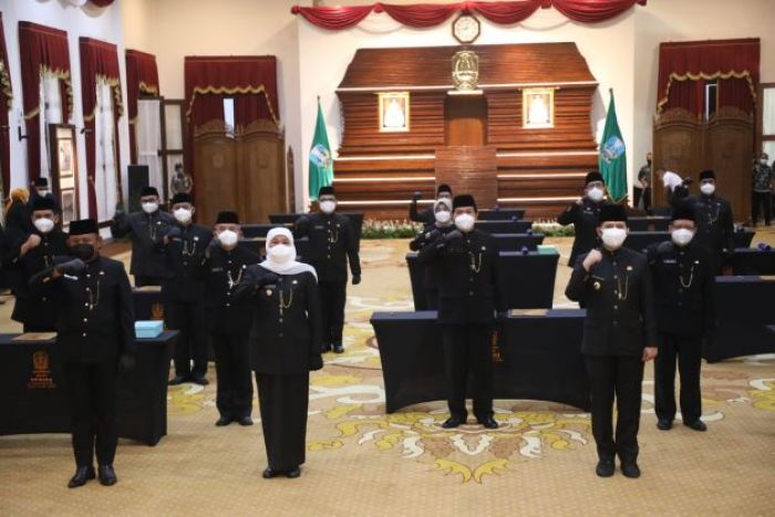 Lantik 17 Pejabat Eselon II, Gubernur Khofifah Minta Tak Monoton, Buat Lompatan, Out of The Box Lantik 17 Pejabat Eselon II, Gubernur Khofifah Minta Tak Monoton, Buat Lompatan, Out of The Box
