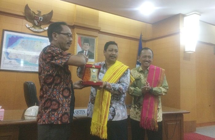 Berhasil Terapkan Geomembran, Pemkab Bangkalan Dikunjungi DPRD Sumba Tengah