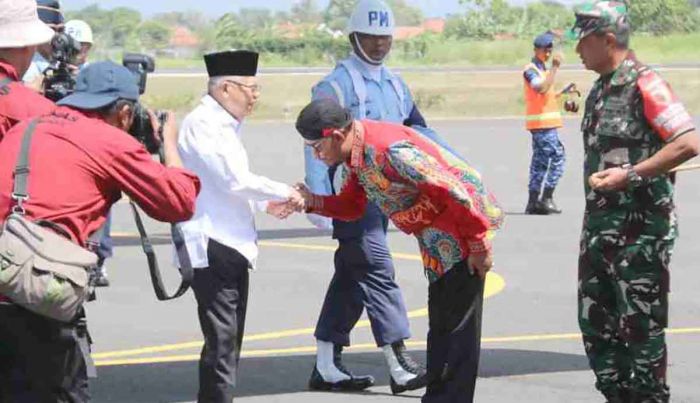 Bupati Sumenep Sambut Kedatangan Wapres Bupati Sumenep Sambut Kedatangan Wapres