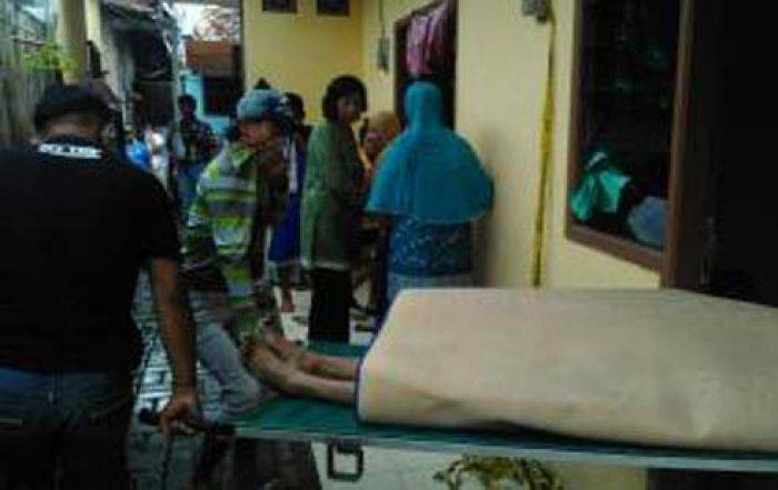 Warga Bebekan Sidoarjo Digegerkan Mayat Penghuni Kos Warga Bebekan Sidoarjo Digegerkan Mayat Penghuni Kos