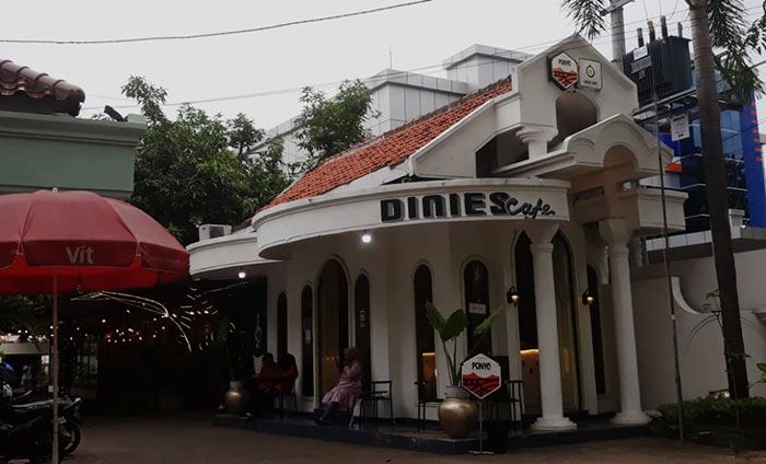Sempat Minta Maaf, Dinies Cafe Bantah Sajikan Hidangan Basi saat Resepsi Kerabat Mahfud MD Sempat Minta Maaf, Dinies Cafe Bantah Sajikan Hidangan Basi saat Resepsi Kerabat Mahfud MD