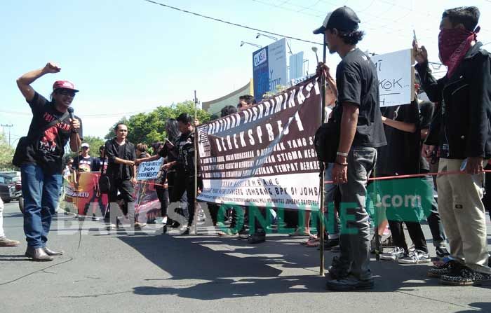 Tak Bisa Gelar Konser Musik, Forum Arek Jombang Demo DPRD Tak Bisa Gelar Konser Musik, Forum Arek Jombang Demo DPRD