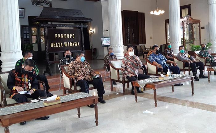 PSBB Jilid II di Sidoarjo, Warga Keluar Rumah Wajib Bawa Surat Jalan RT-RW PSBB Jilid II di Sidoarjo, Warga Keluar Rumah Wajib Bawa Surat Jalan RT-RW