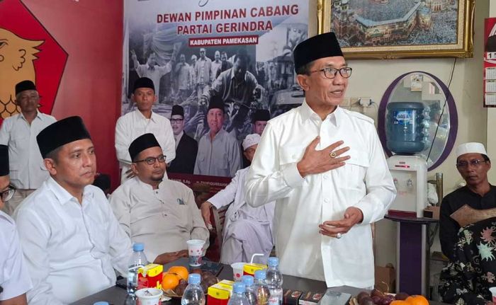 KH Kholilurrahman Ambil Formulir Pendaftaran Penjaringan Bacabup ke DPC Gerindra Pamekasan KH Kholilurrahman Ambil Formulir Pendaftaran Penjaringan Bacabup ke DPC Gerindra Pamekasan