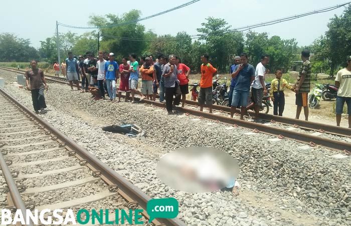 Pengendara Sepeda Motor di Jombang Tewas Tertabrak Kereta