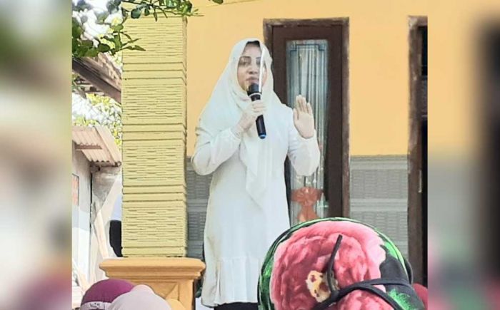 Kampanye di Kecamatan Gedeg, Ikfina-Barra Janji Teruskan Keberhasilan Pembangunan Infrastruktur Kampanye di Kecamatan Gedeg, Ikfina-Barra Janji Teruskan Keberhasilan Pembangunan Infrastruktur