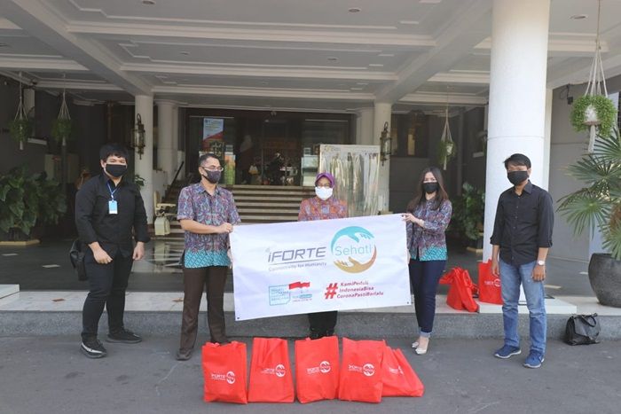 ​Atasi Dampak Covid-19, iForte Salurkan Bantuan Paket Sembako untuk Warga Surabaya
