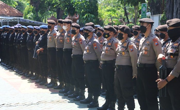 400 Personel Polrestabes Surabaya Amankan Sidang Perdana MSAT 400 Personel Polrestabes Surabaya Amankan Sidang Perdana MSAT