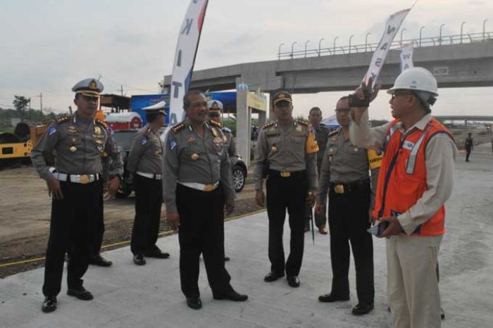 Cek Kesiapan Sebelum Difungsikan, Dirlantas Polda Jatim Sidak Jalan Tol di Ngawi