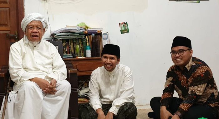 Madura Siaga 1, Emil Dardak Nekat Hadiri Haul RKH Abdul Hamid bin Itsbat Madura Siaga 1, Emil Dardak Nekat Hadiri Haul RKH Abdul Hamid bin Itsbat