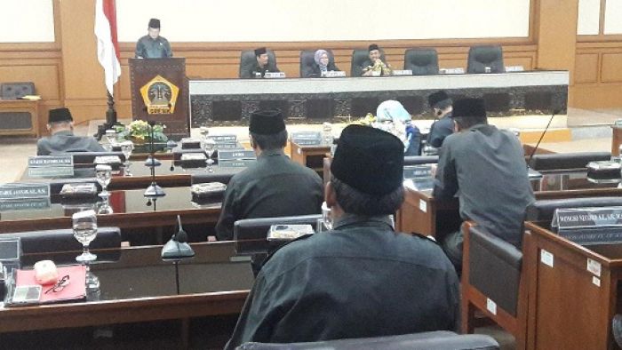 Paripurna Sepi Anggota, Wakil Ketua DPRD Gresik Minta BK Bertindak Paripurna Sepi Anggota, Wakil Ketua DPRD Gresik Minta BK Bertindak