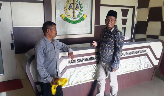Komisi I Desak Pemkab Terbitkan SK Pemberhentian Tetap pada Kades Lebakrejo Komisi I Desak Pemkab Terbitkan SK Pemberhentian Tetap pada Kades Lebakrejo