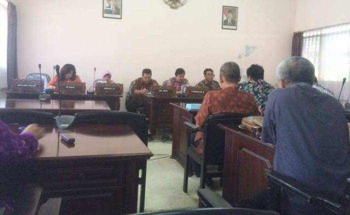 Komisi B DPRD Kota Kediri Evaluasi Program Angkot Gratis Komisi B DPRD Kota Kediri Evaluasi Program Angkot Gratis