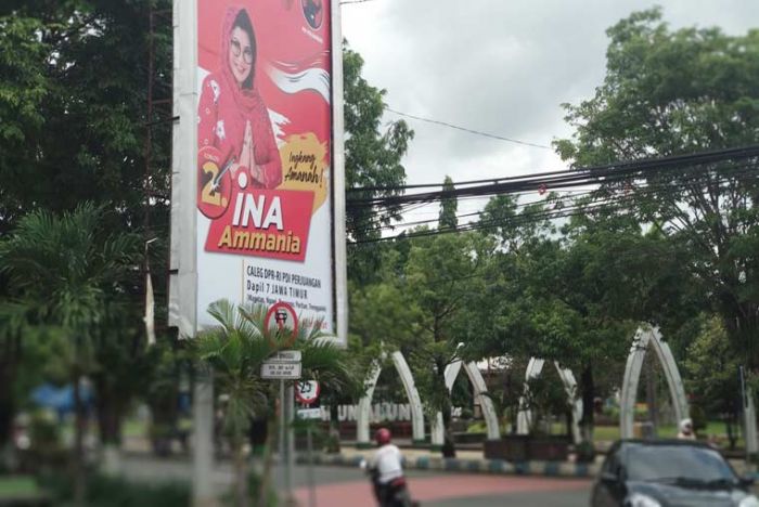 APK Milik Caleg DPR Belum Ditertibkan Bawaslu Pacitan APK Milik Caleg DPR Belum Ditertibkan Bawaslu Pacitan